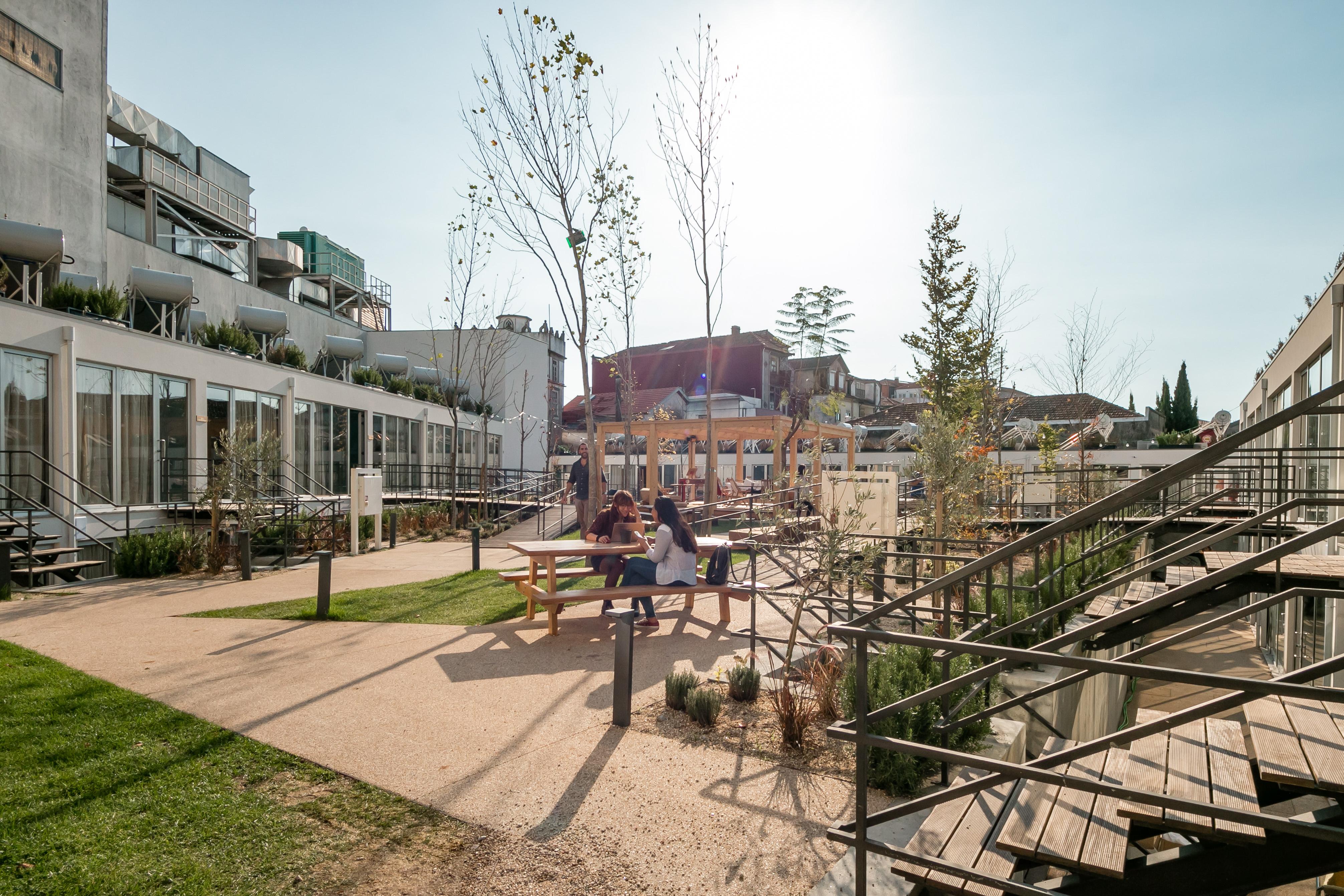 Selina Porto Hotel Exterior photo